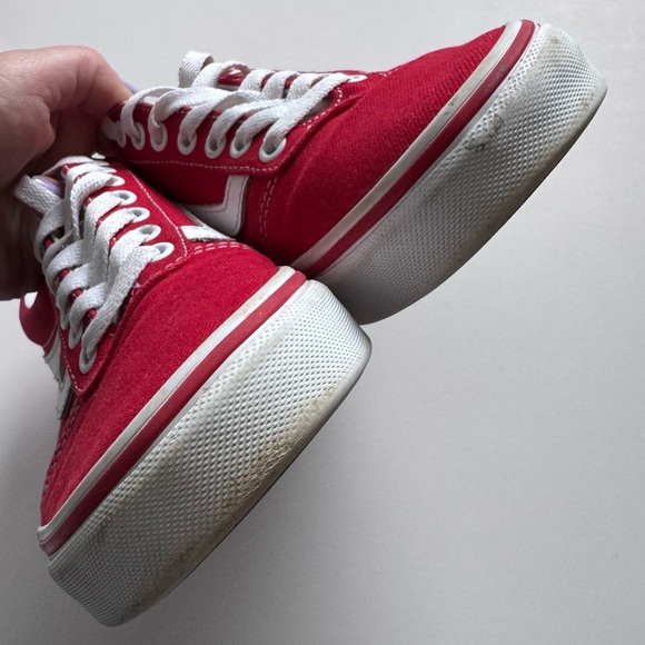 VANS Ward Skate Shoes in red. Size: M8/W9.5 - Picture 3 of 12